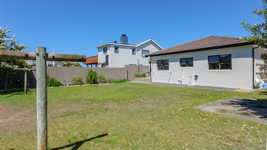 3 Bedroom Property for Sale in Struisbaai Western Cape